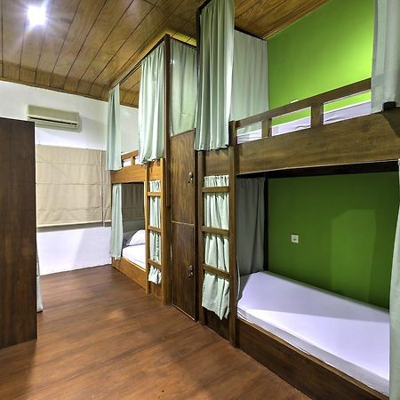 Riverside Hostel Padang Buitenkant foto
