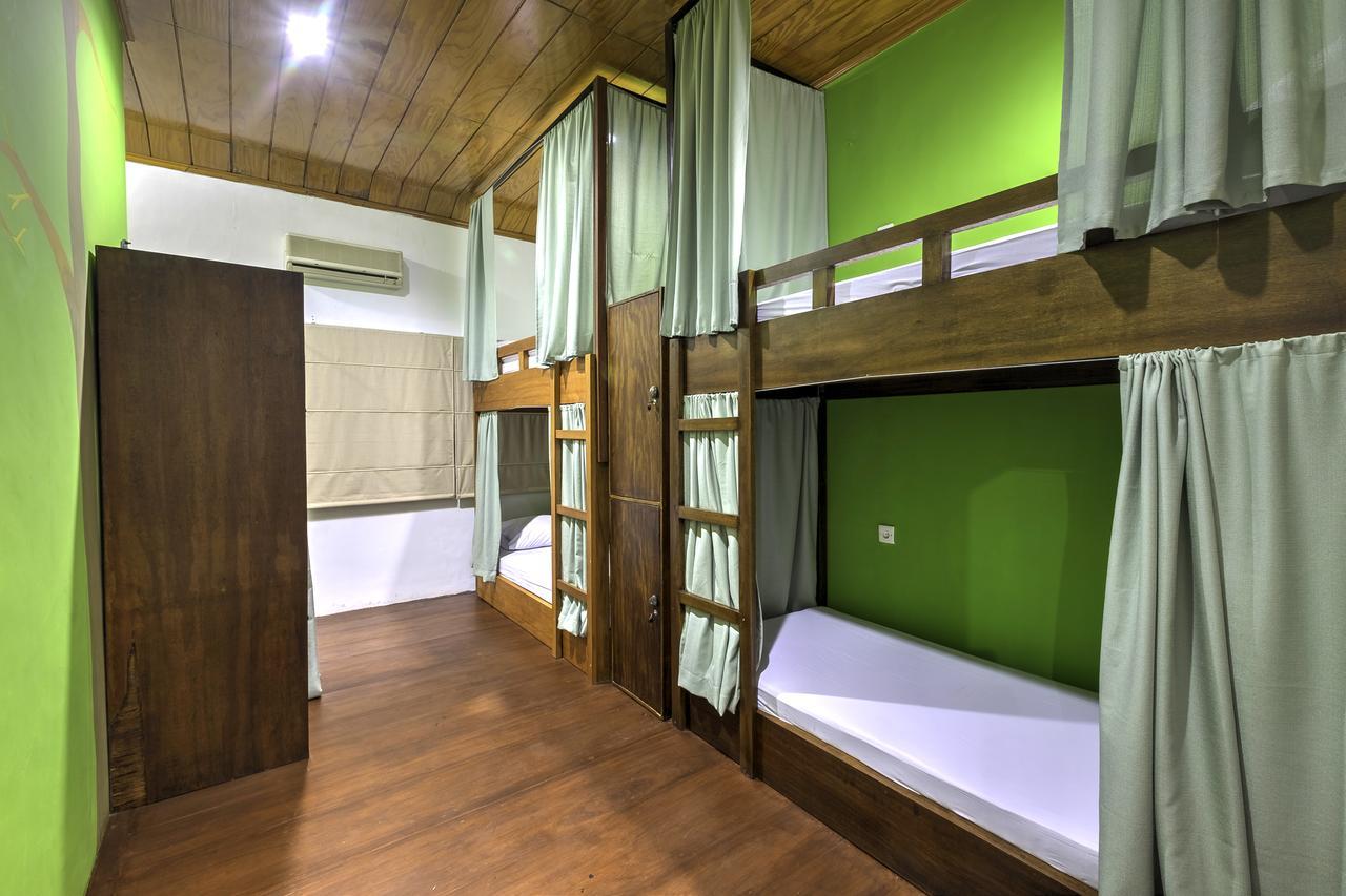 Riverside Hostel Padang Buitenkant foto